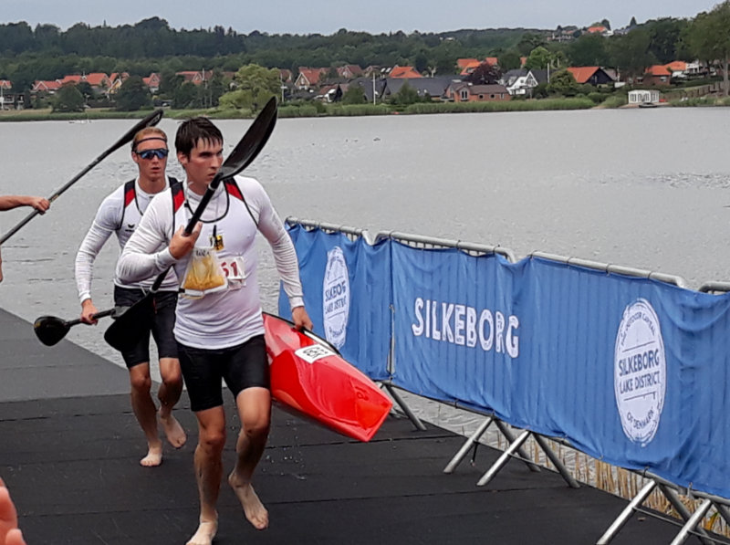 Leif Reh und sein Partner bei einer Portage