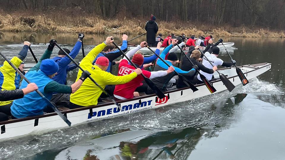 Qualifikation zur Drachenbootnationalmannschaft: Drachenboottraining auf der Spree